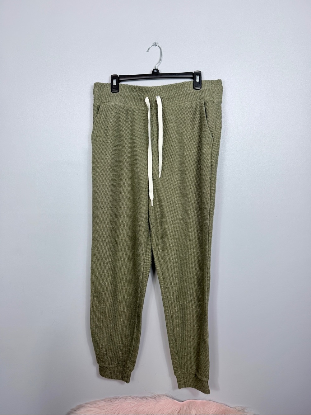 OFFLINE by aerie olive green snow day textured knit jogger pants size XL